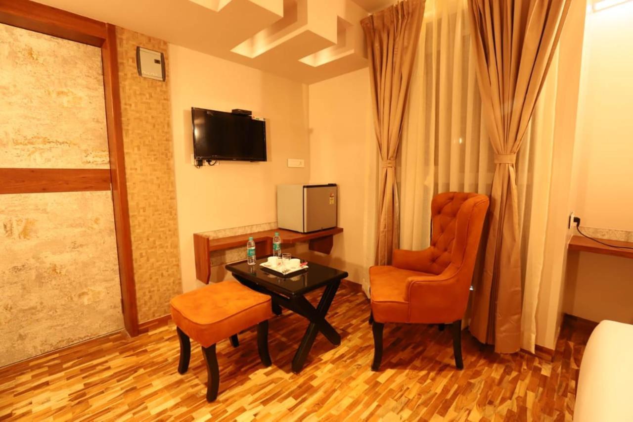 Hotel Prabha Palace 아마드나가르 외부 사진