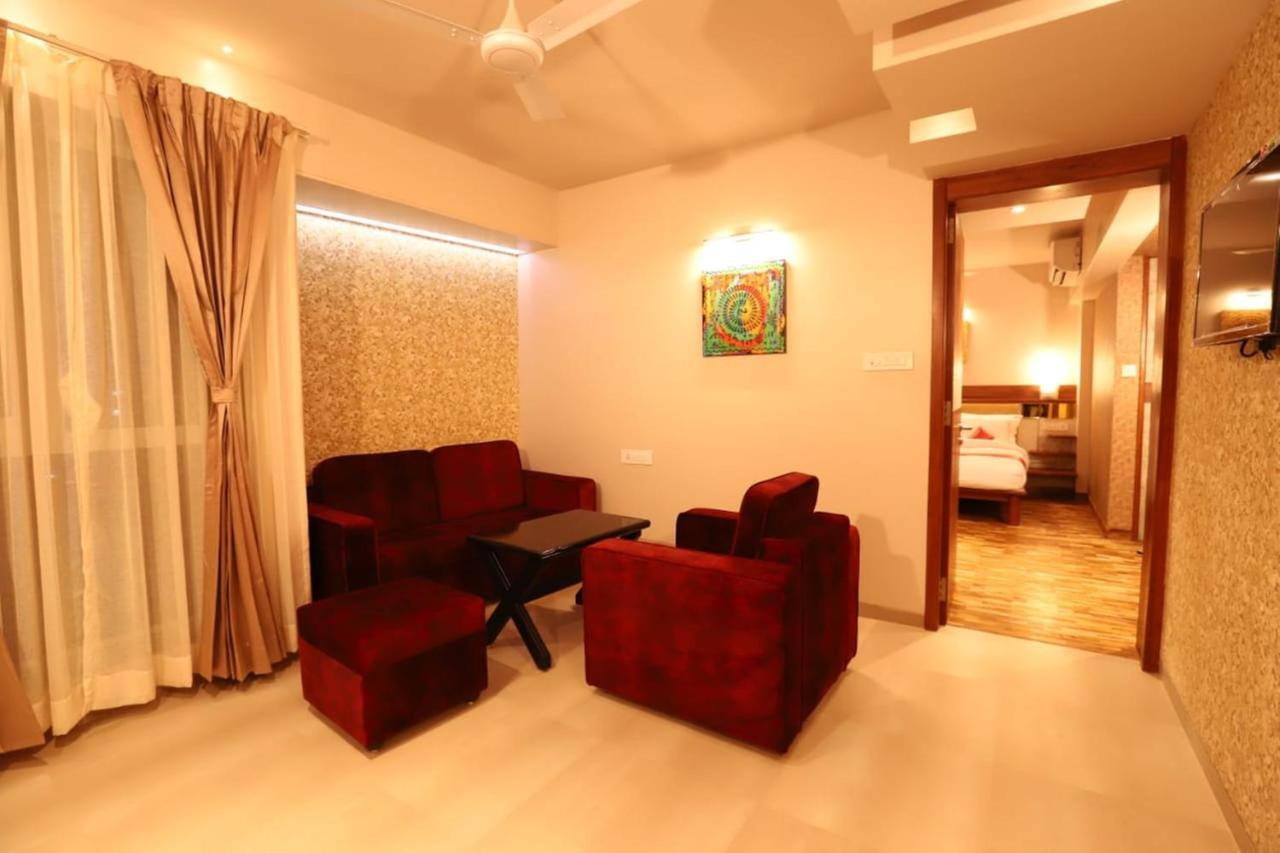 Hotel Prabha Palace 아마드나가르 외부 사진